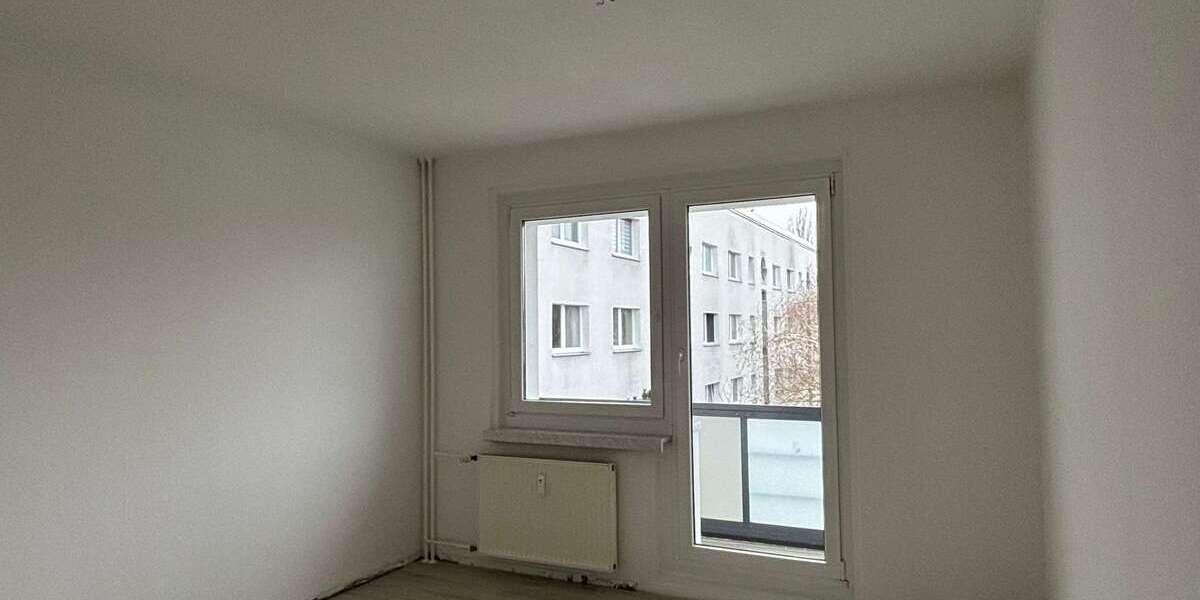 Etagenwohnung Berlin Hellersdorf - 4 Zimmer, 69 m&sup2;, 869&euro; | Angebot:25045058