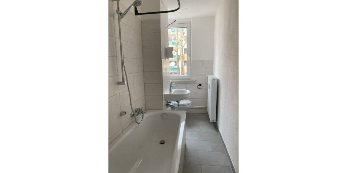 Etagenwohnung Bernburg (Saale) Bernburg - 4 Zimmer, 76 m&sup2;, 471&euro; | Angebot:25739911