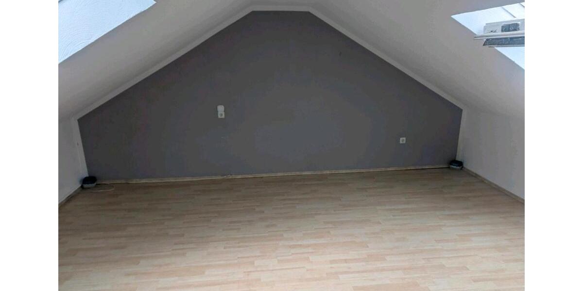 Dachgeschoßwohnung Haiger - 4 Zimmer, 98 m&sup2;, 800&euro; | Angebot:26022163