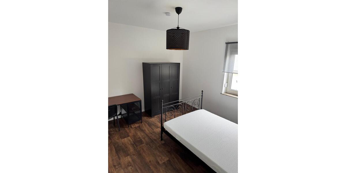 WG-Zimmer 5er WG möbliert 5 zimmer