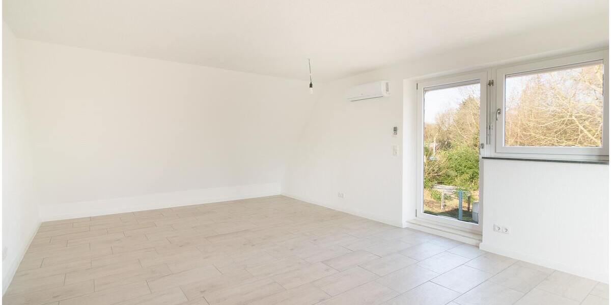 ***Moderne 97 m² Wohnung in Westoverledingen*** ***frisch renoviert*** - Dachgeschoßwohnung Westoverledingen Flachsmeer | Angebot:25407086