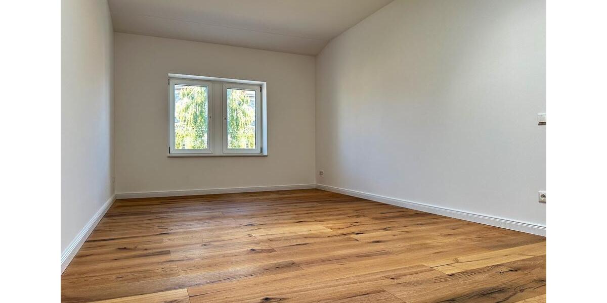 Hochparterre Limbach-Oberfrohna Oberfrohna - 4 Zimmer, 120 m&sup2;, 1.198&euro; | Angebot:25544762