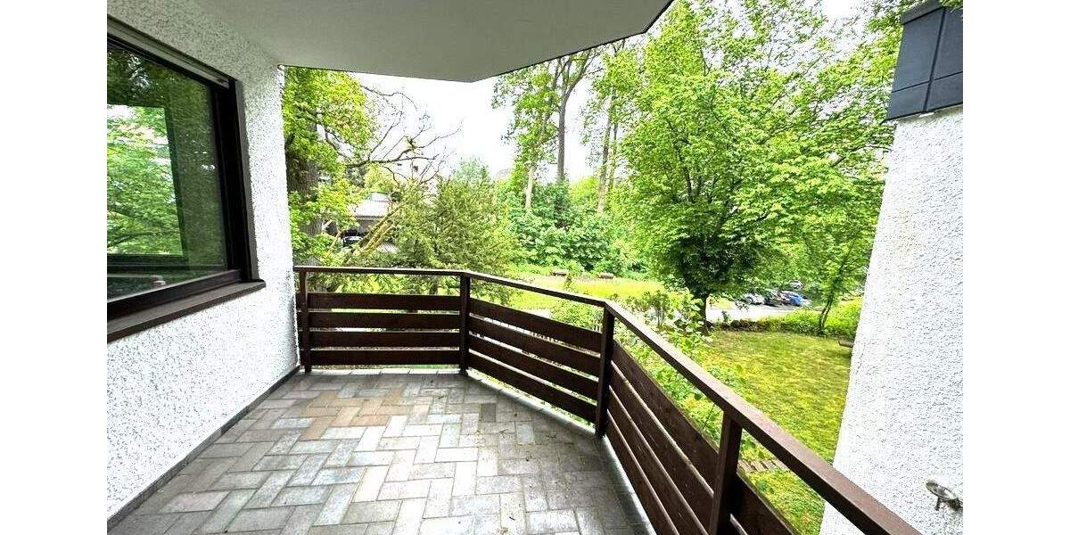 Schöne 3 Zimmerwohnung mit EBK und Balkon in Berglage 3 zimmer