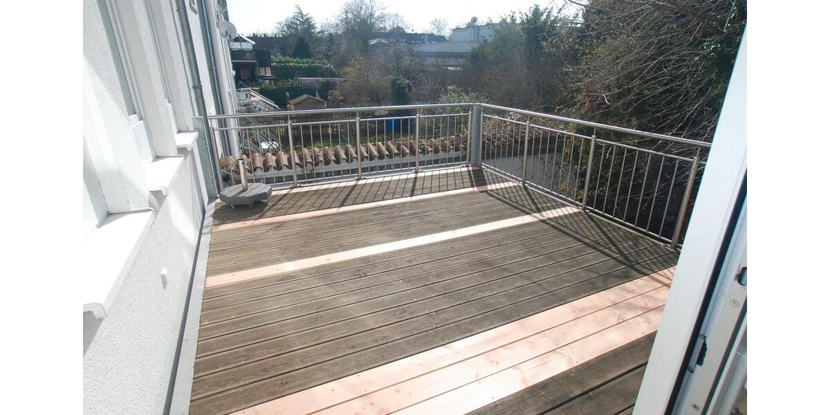 Etagenwohnung Mainz Laubenheim - 4 Zimmer, 136 m&sup2;, 2.100&euro; | Angebot:25993423