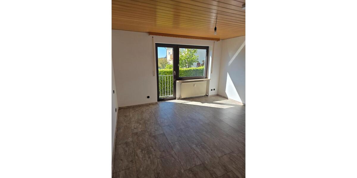 Erdgeschoßwohnung Breitengüßbach - 5 Zimmer, 128 m&sup2;, 1.250&euro; | Angebot:26409777
