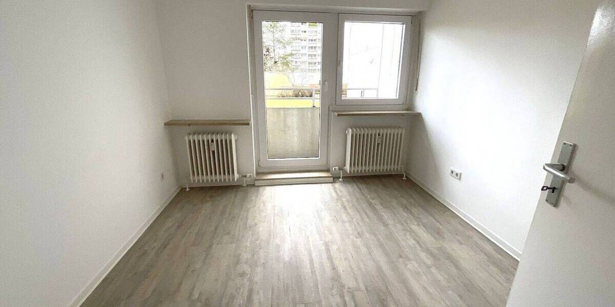 Etagenwohnung Nürnberg Langwasser - 3 Zimmer, 80 m&sup2;, 899&euro; | Angebot:26142632