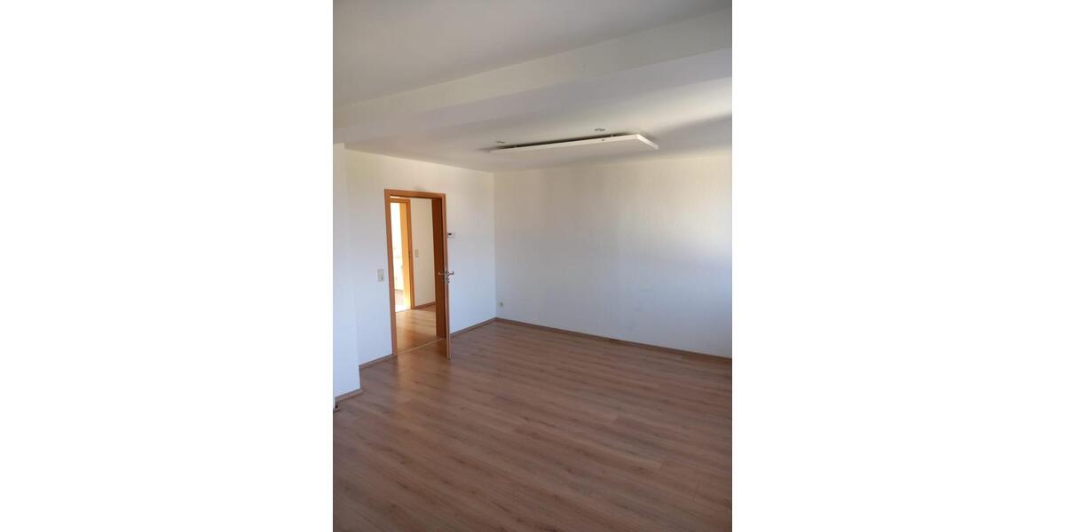 Dachgeschoßwohnung Colditz - 3 Zimmer, 105 m&sup2;, 700&euro; | Angebot:26445173
