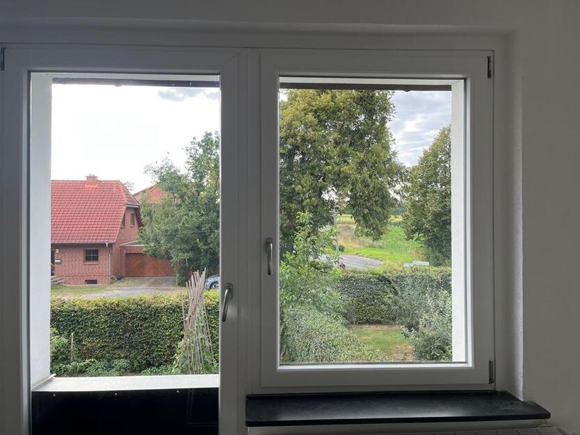 Helle 2-Zimmer-Wohnung mit Blick ins Grüne – frisch saniert – ab