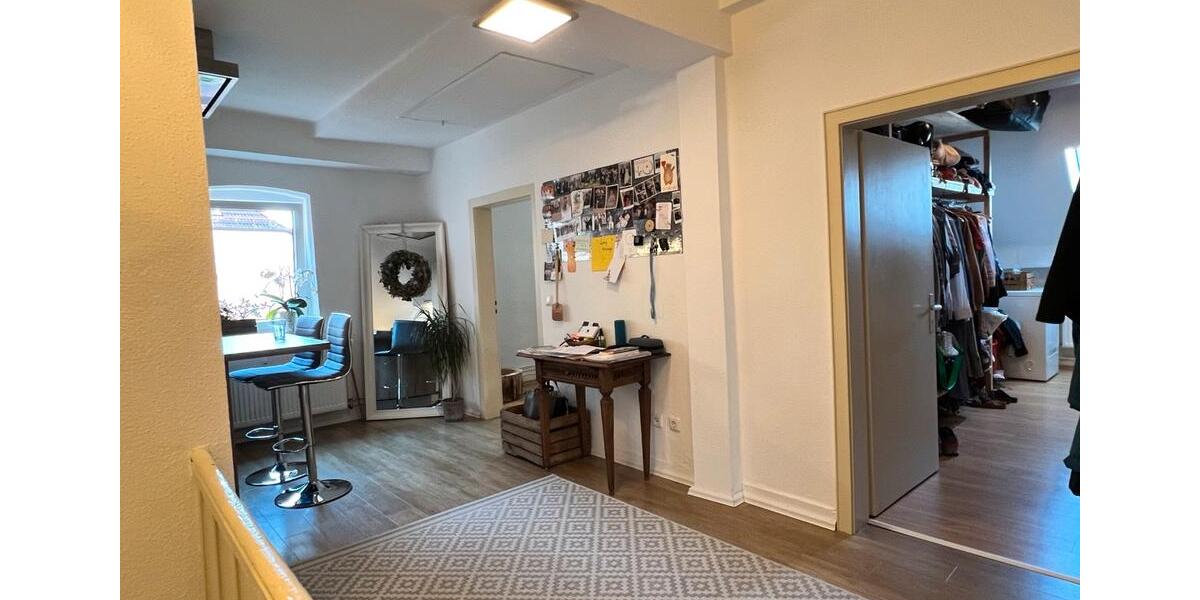 Dachgeschoßwohnung Hünfeld - 5 Zimmer, 110 m&sup2;, 950&euro; | Angebot:25947871