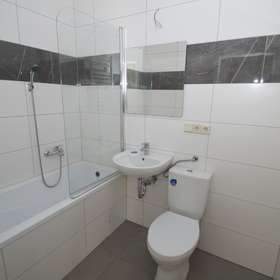 3-Zimmer-Wohnung mit BALKON, Badewanne, neu renoviert 3 zimmer