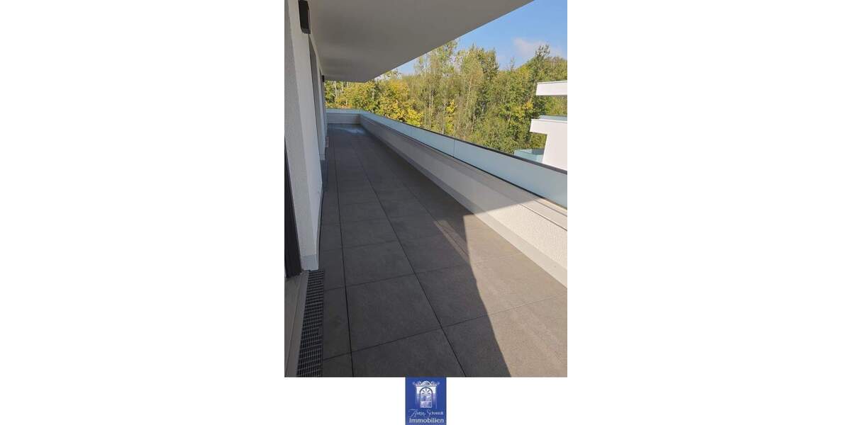 Etagenwohnung Döbeln - 2 Zimmer, 105 m&sup2;, 1.214&euro; | Angebot:25708998