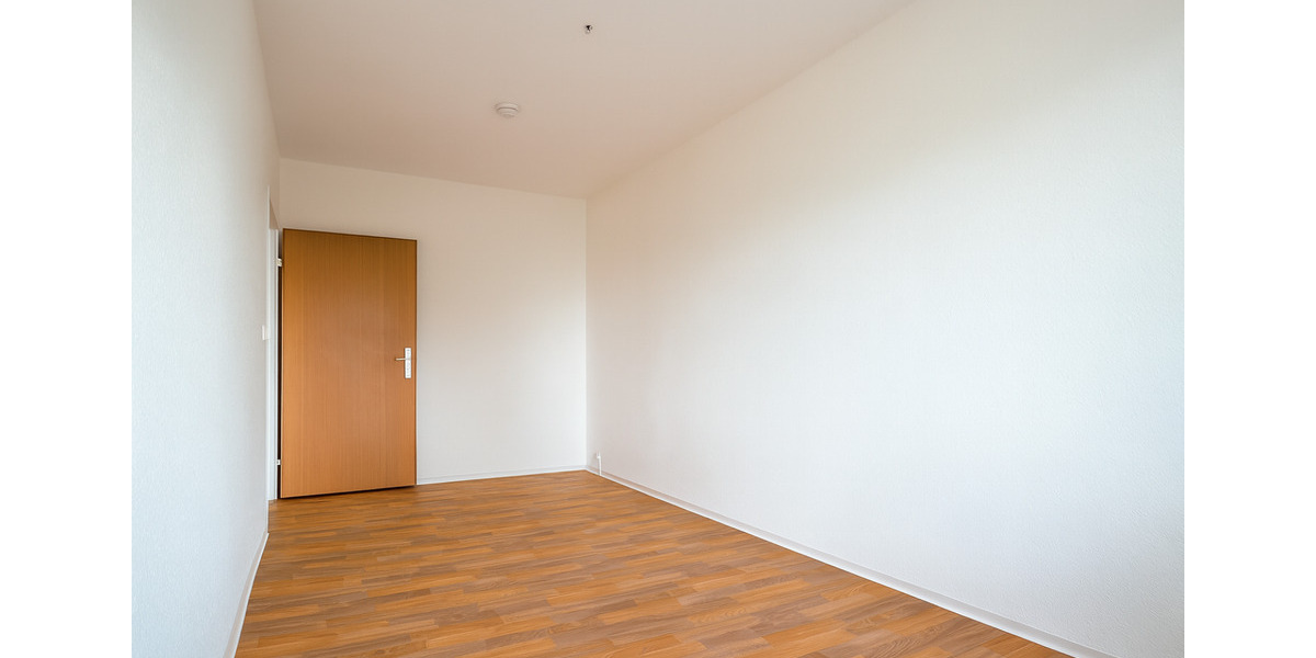 Helle 4-Raum-Wohnung mit Balkon, Naturidylle und Stellplatz – Nähe Erfurt, Weimar & Arnstadt zu vermieten! 4 zimmer