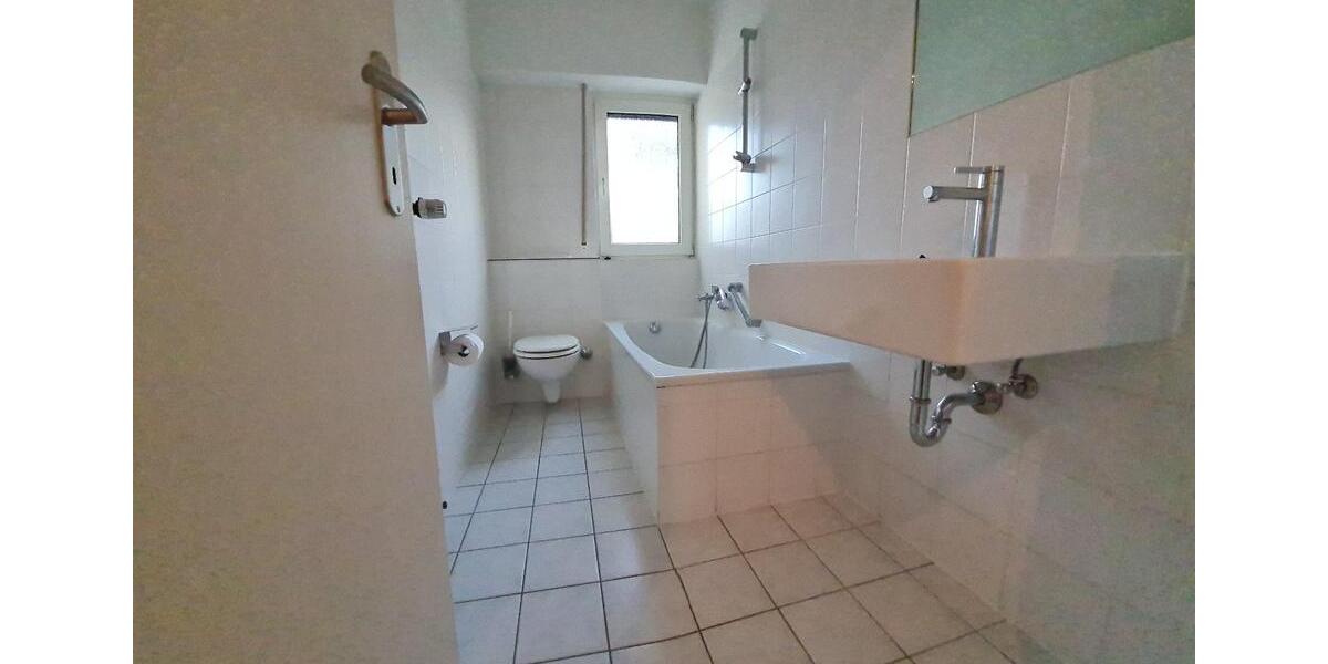 Plittersdorf,Nähe Rheinaue und Rheinpromenade,sonnige und ruhige 3 zimmer