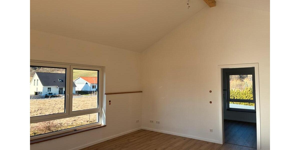 Dachgeschoßwohnung Uder - 3 Zimmer, 80 m&sup2;, 950&euro; | Angebot:25550364