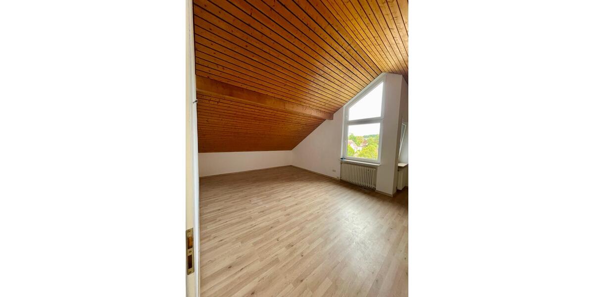 Dachgeschoßwohnung Leidersbach - 2 Zimmer, 60 m&sup2;, 600&euro; | Angebot:26527332