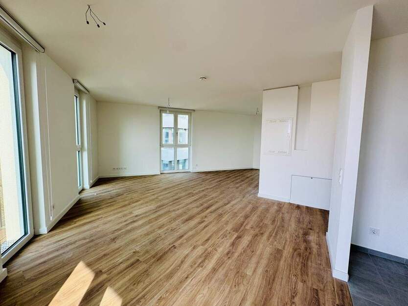 Charmante und Helle Wohnung mit großem Sonnenbalkon im Erstbezug! 2 zimmer