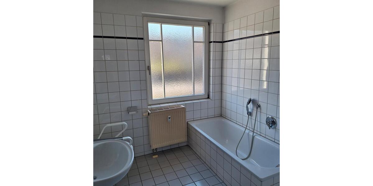 Hochparterre Wald - 3 Zimmer, 86 m&sup2;, 900&euro; | Angebot:26235944