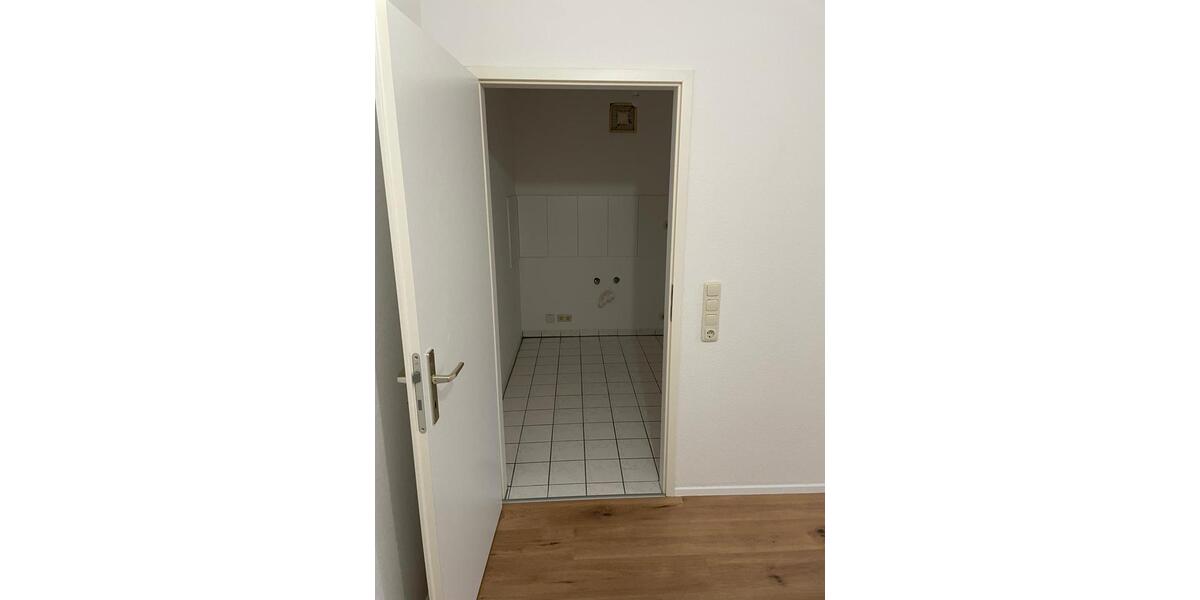 Etagenwohnung Apolda - 2 Zimmer, 75 m&sup2;, 545&euro; | Angebot:26337118