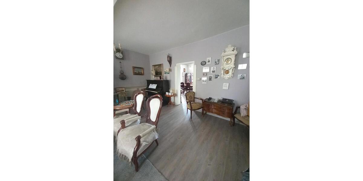 Erdgeschoßwohnung Borken (Hessen) - 4 Zimmer, 100 m&sup2;, 950&euro; | Angebot:26652234