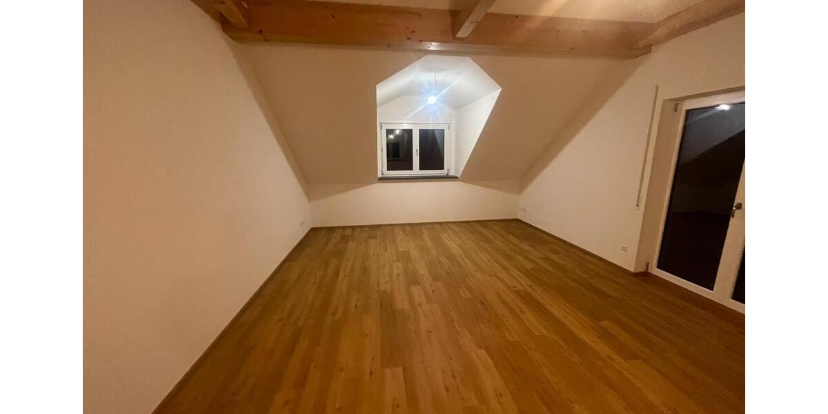 Dachgeschoßwohnung Donauwörth - 3 Zimmer, 100 m&sup2;, 1.200&euro; | Angebot:24242641