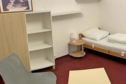 (EF0281_Y) Erfurt: Löbervorstadt, möbliertes Zimmer in schöner Wohnlage mit eigenem Bad, an Wochenendheimfahrer 1 zimmer