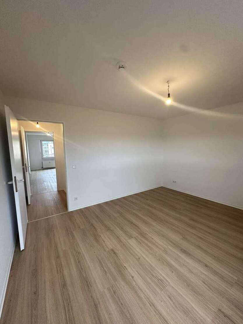 ++Frisch Sanierte 4-RW mit Balkon und 2 Badezimmer++ 4 zimmer