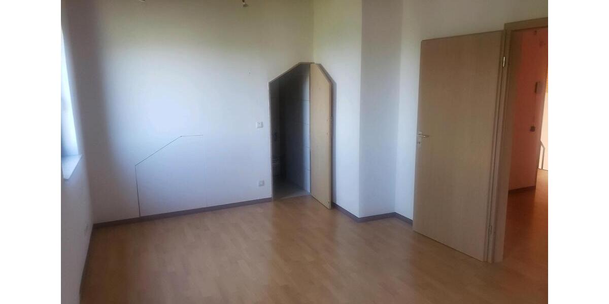 Dachgeschoßwohnung Rheinbach - 3 Zimmer, 97 m&sup2;, 850&euro; | Angebot:26110153