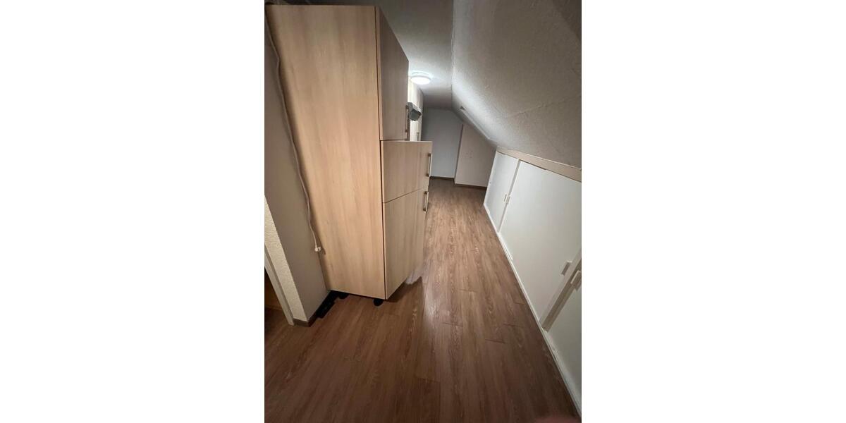 Dachgeschoßwohnung Gunzenhausen - 2 Zimmer, 60 m&sup2;, 600&euro; | Angebot:25995146
