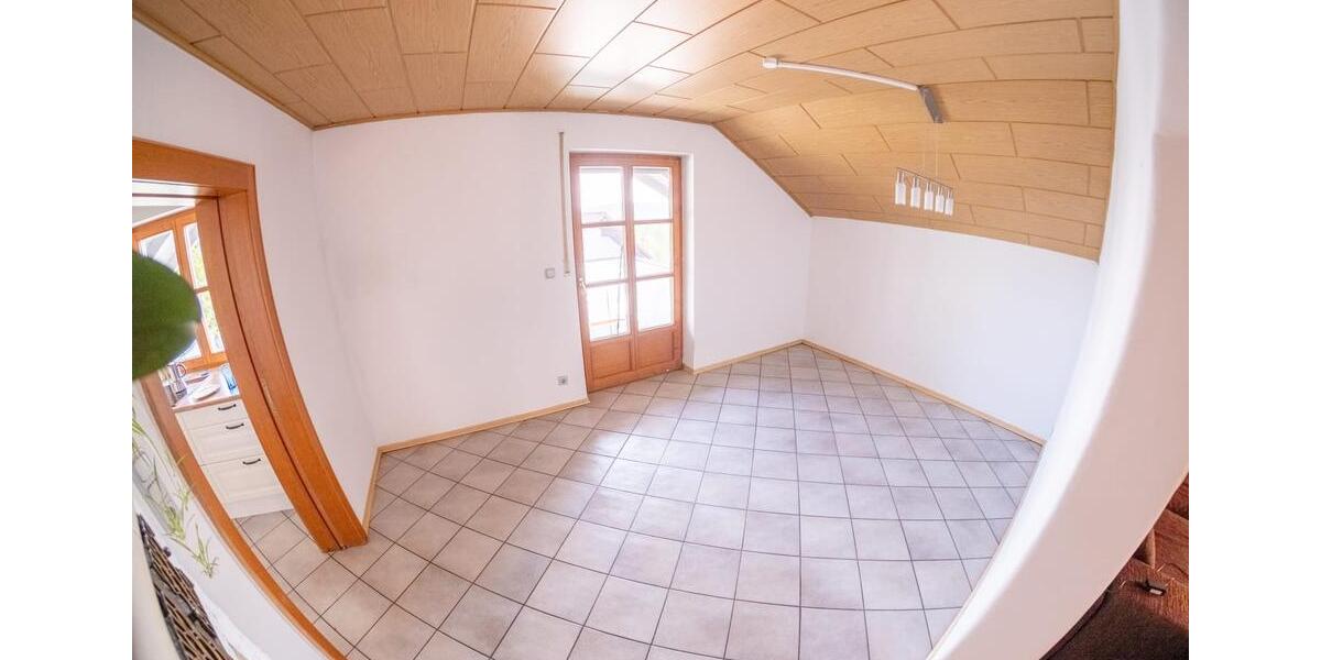 Dachgeschoßwohnung Grafling - 4 Zimmer, 107 m&sup2;, 750&euro; | Angebot:26548473