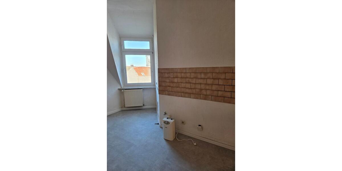 Dachgeschoßwohnung Wuppertal Gemarkung Barmen - 4 Zimmer, 90 m&sup2;, 625&euro; | Angebot:25963687