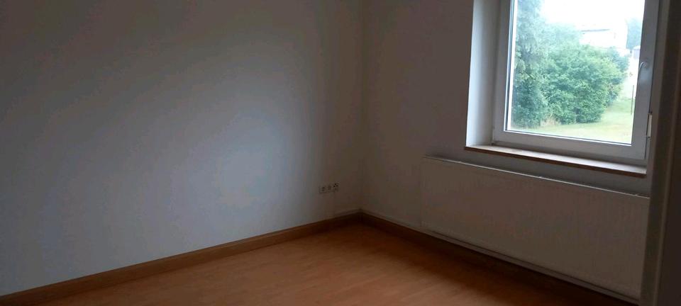 Erdgeschoßwohnung Schönwald - 2 Zimmer, 50 m&sup2;, 350&euro; | Angebot:26145938