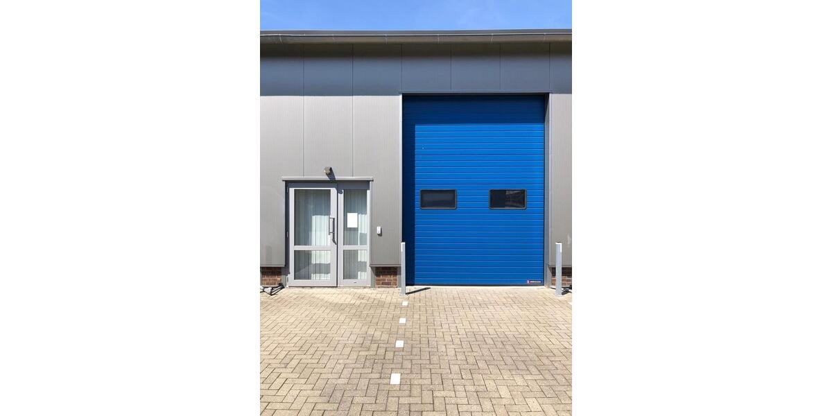 Moderne Gewerbehalle 87,50 m² – Büro, Lager & Sicherheitssystem zimmer