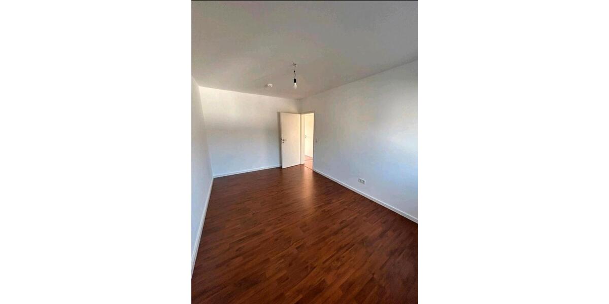 67m² 3 Zimmer 1. OG Wohnung Sonnenbalkon 3 zimmer