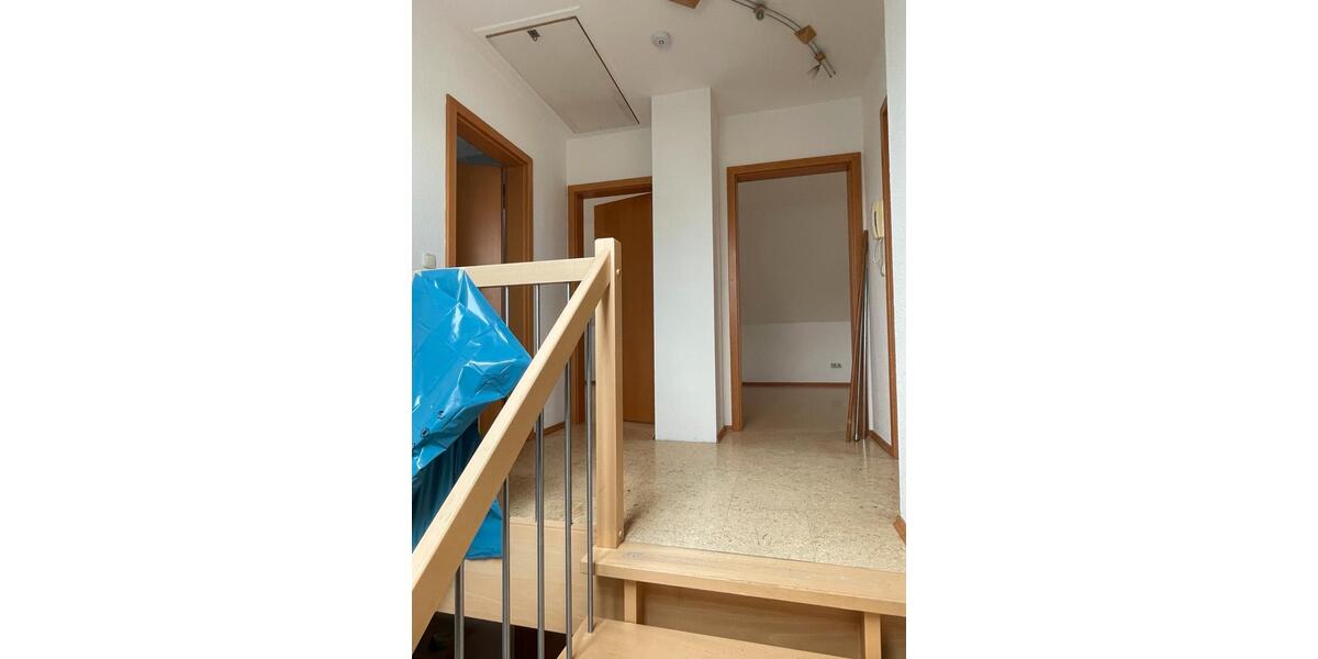 Etagenwohnung Rehling - 4 Zimmer, 145 m&sup2;, 2.250&euro; | Angebot:25497536