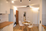 Großes WG-Zimmer mit Balkon in 3er-WG