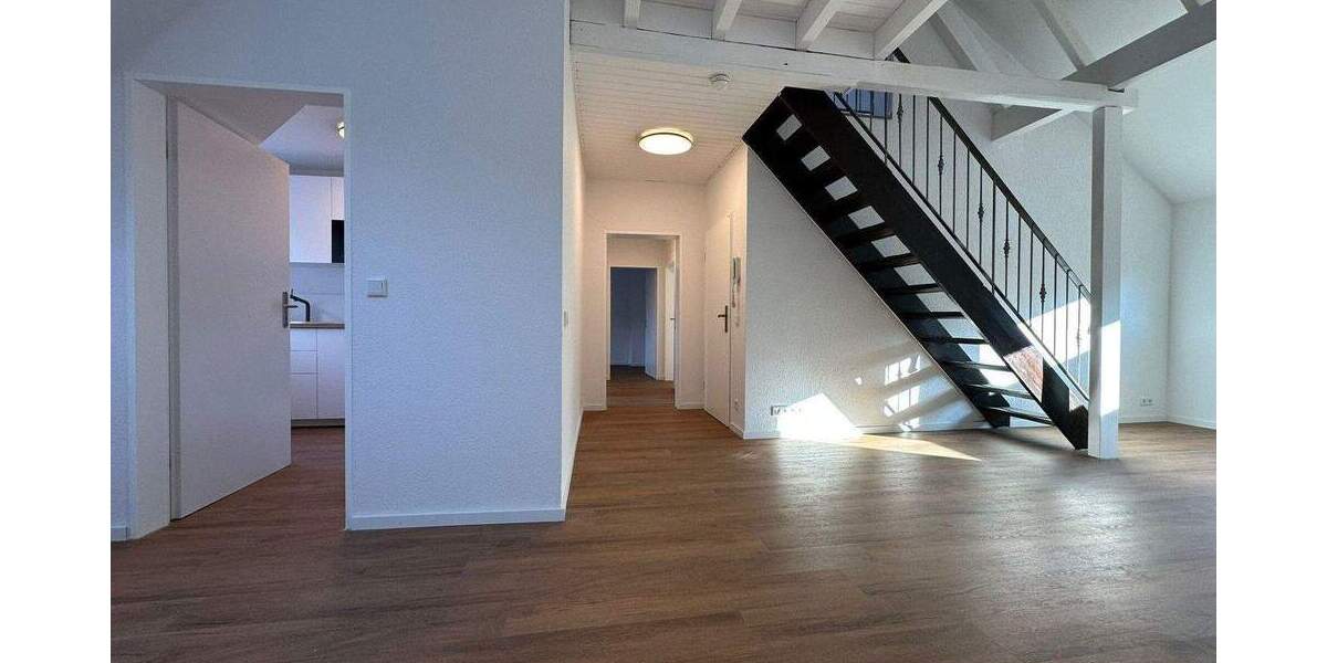 Etagenwohnung Essen Huttrop - 3 Zimmer, 96 m&sup2;, 990&euro; | Angebot:24860521