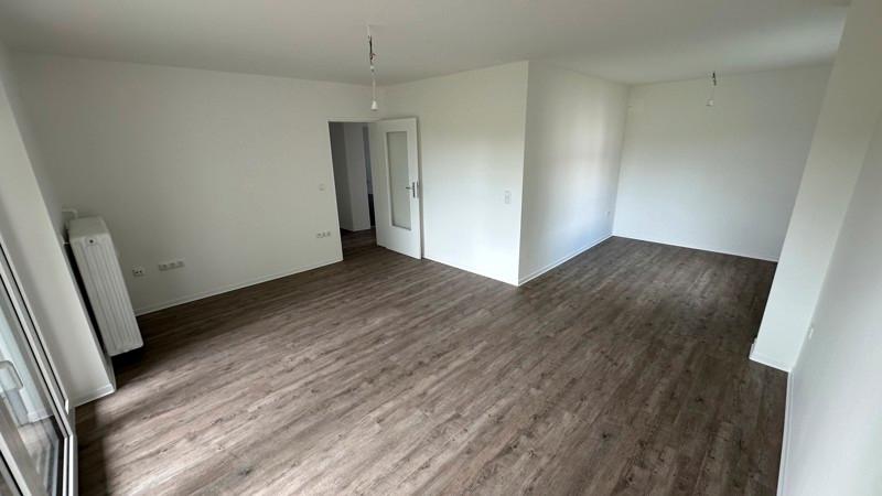 2. OG 4 Zimmer mit Balkon ab Dezember (frisch saniert) 4 zimmer