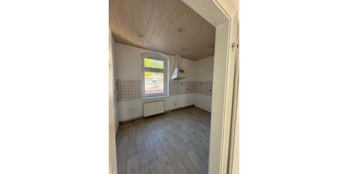 Etagenwohnung Waldheim - 3 Zimmer, 93 m&sup2;, 390&euro; | Angebot:25881894