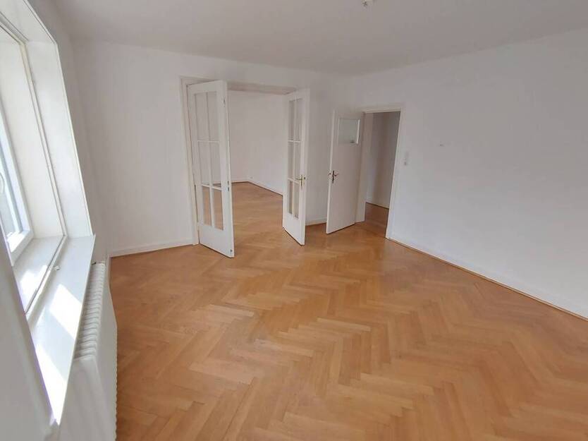 Nähe Stadtpark: Ruhige 4-Zimmer-Wohnung mit Süd-West-Loggia in 23568 Lübeck-St.Gertrud, Lutherstr.