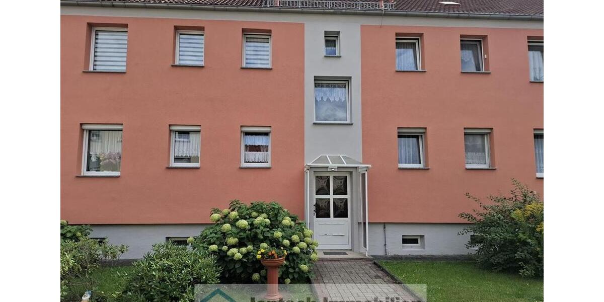 Etagenwohnung Teuchern - 3 Zimmer, 62 m&sup2;, 370&euro; | Angebot:23738678