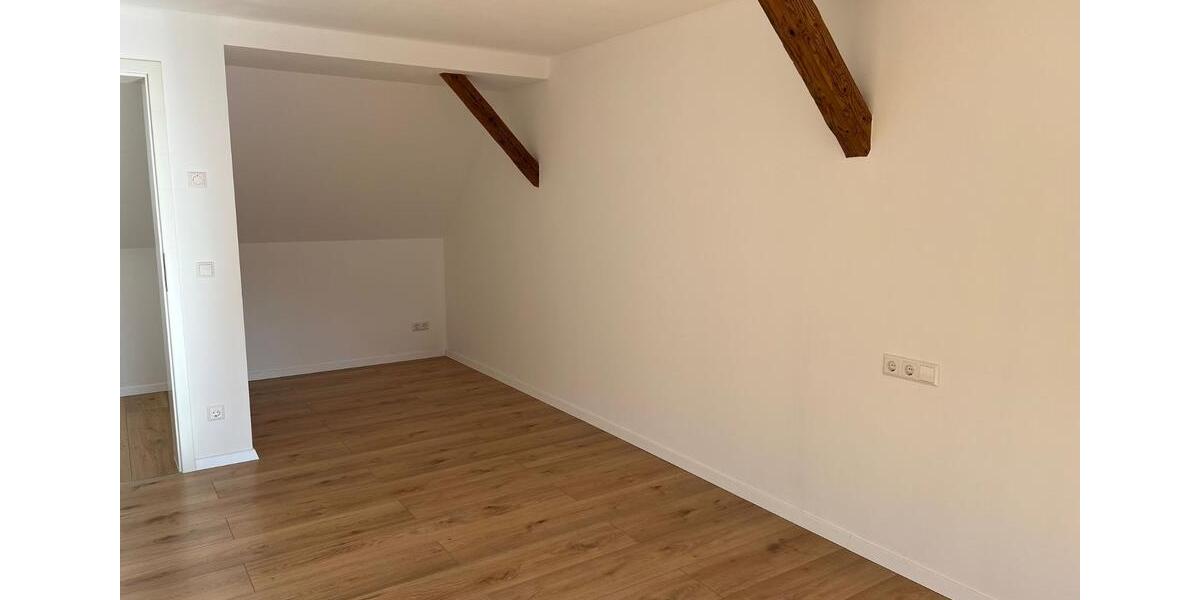 Dachgeschoßwohnung Schkeuditz - 3 Zimmer, 124 m&sup2;, 1.302&euro; | Angebot:25414642