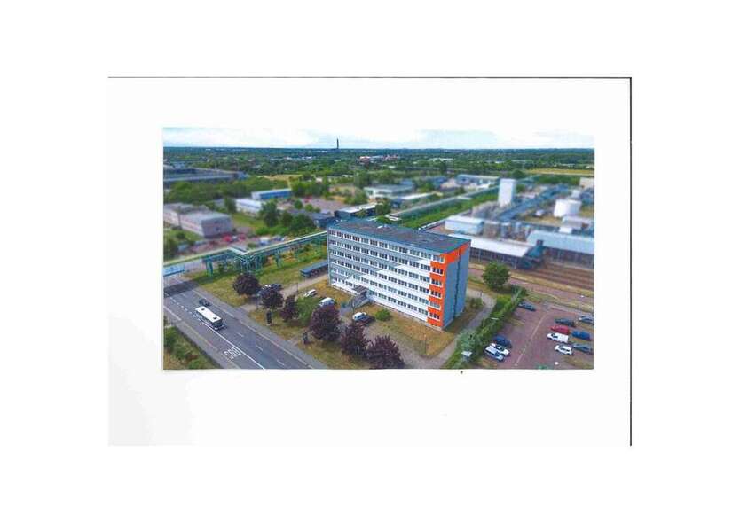 Büro in Bitterfeld 2.993 € 528 m²