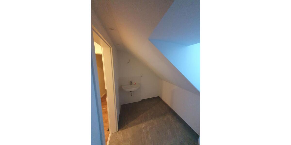 Charmante Dachgeschosswohnung in Hannover - Perfekt für modernes Wohnen 3 zimmer