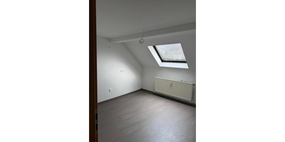 Dachgeschoßwohnung Hohenstein-Ernstthal Ernstthal - 3 Zimmer, 64 m&sup2;, 340&euro; | Angebot:24981756
