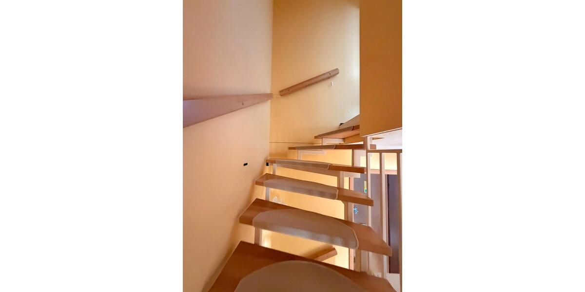 Reihenhaus Zirndorf - 5 Zimmer, 138 m&sup2;, 2.000&euro; | Angebot:25994808