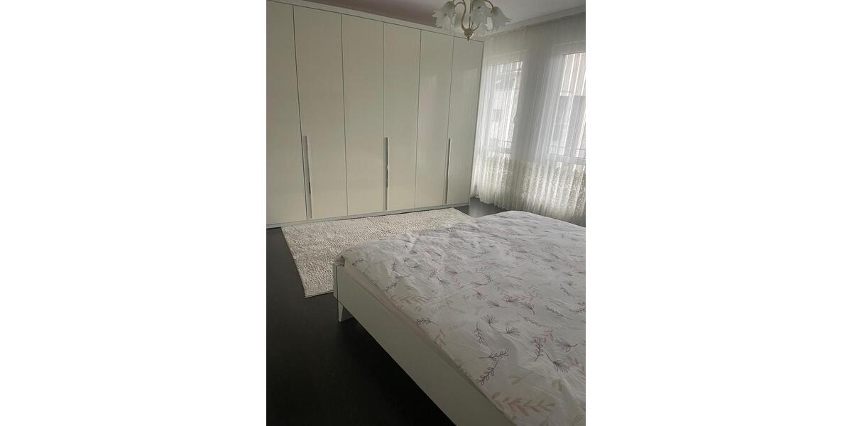 Etagenwohnung Wuppertal Brill - 4 Zimmer, 120 m&sup2;, 1.200&euro; | Angebot:24345505