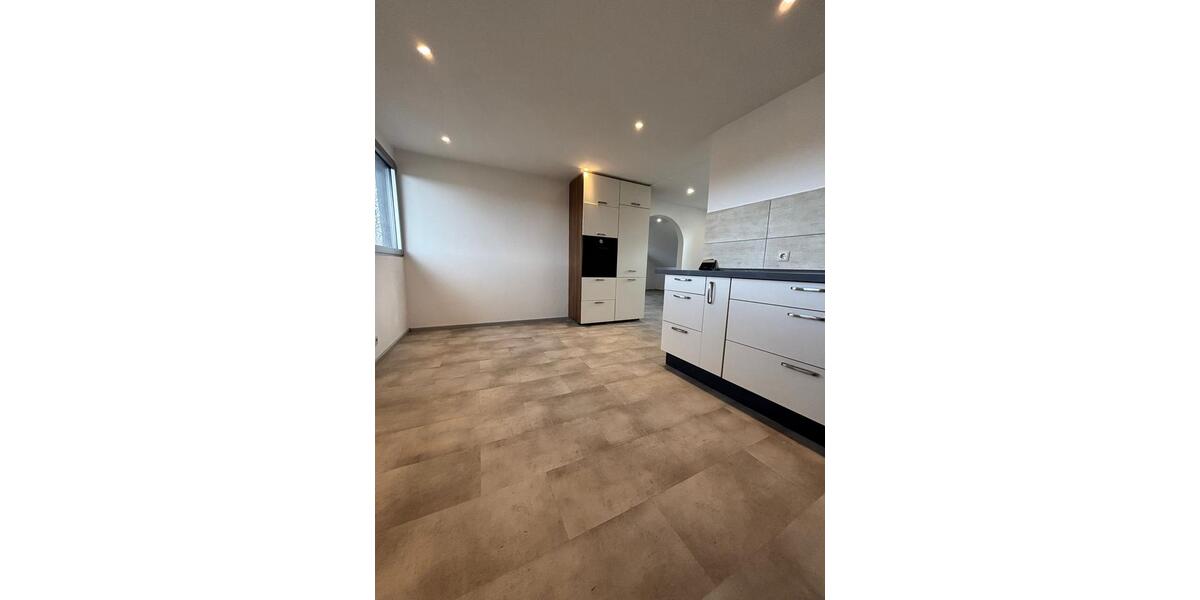 Dachgeschoßwohnung Sankt Ingbert - 2 Zimmer, 60 m&sup2;, 600&euro; | Angebot:24953980