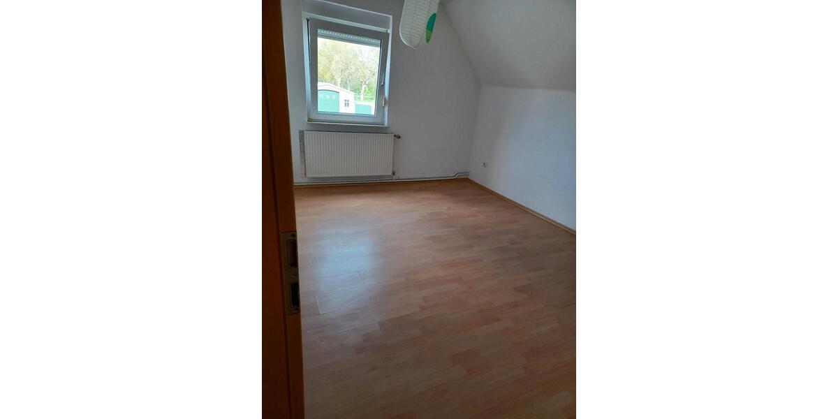 Etagenwohnung Westoverledingen - 4 Zimmer, 100 m&sup2;, 900&euro; | Angebot:26552108