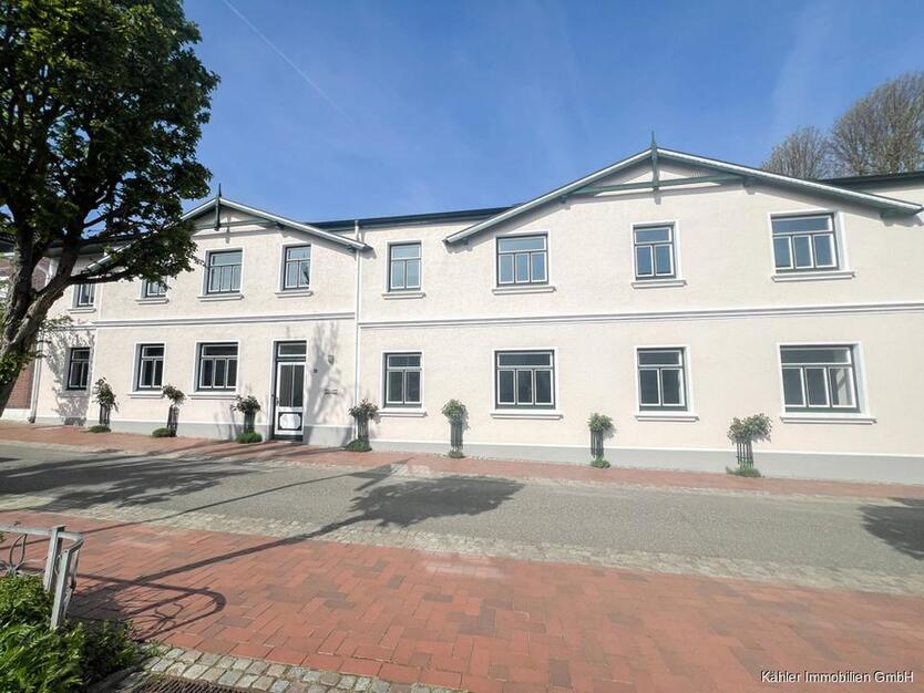 Großzügige Gewerbefläche mit ca. 448 m² Bürofläche im Zentrum von Büsum zu vermieten zimmer