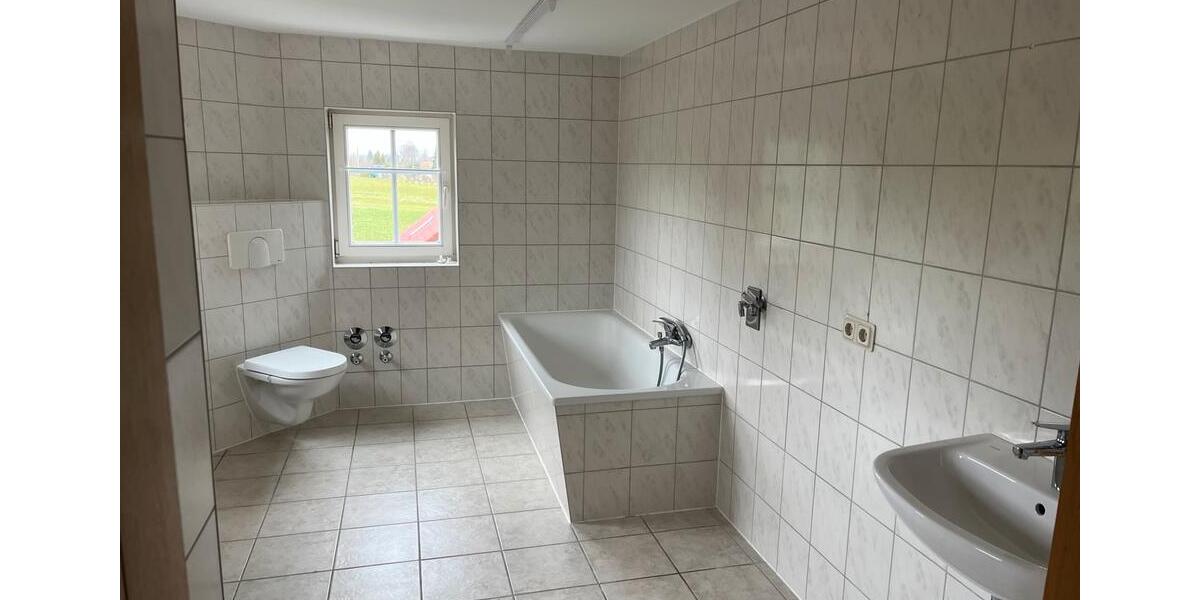 Etagenwohnung Ebersbach-Neugersdorf Neugersdorf - 3 Zimmer, 84 m&sup2;, 622&euro; | Angebot:25975226